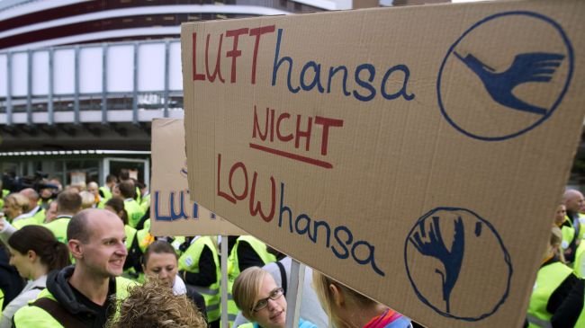 425.000 de oameni, AFECTAŢI de greva de la Lufthansa. Zboruri de la şi către Bucureşti, ANULATE