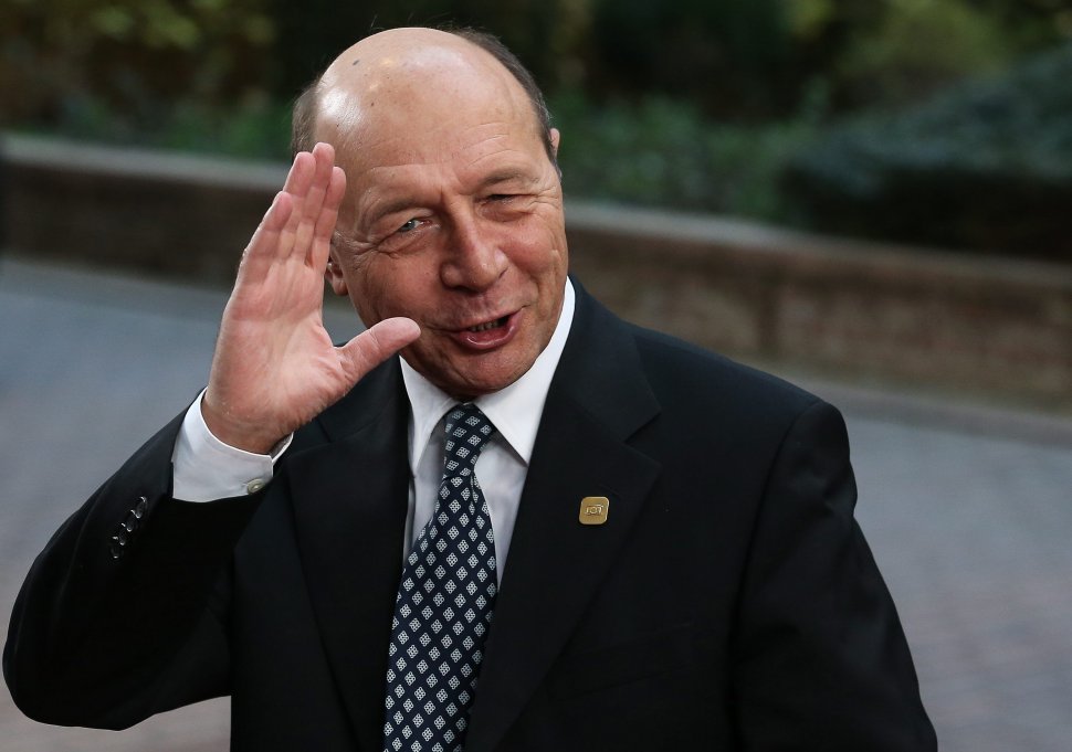 La ordinea zilei: Băsescu a terminat cu România, dă ordine în Africa