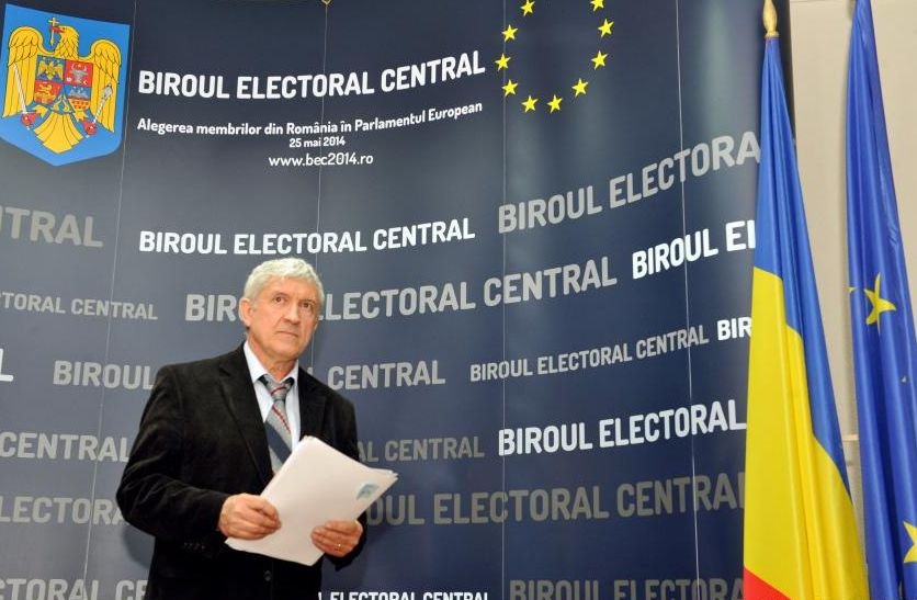 La ordinea zilei: Mircea Diaconu continuă lupta. O decizie a Tribunalului Bucureşti îi dă speranţa că poate candida la PE 