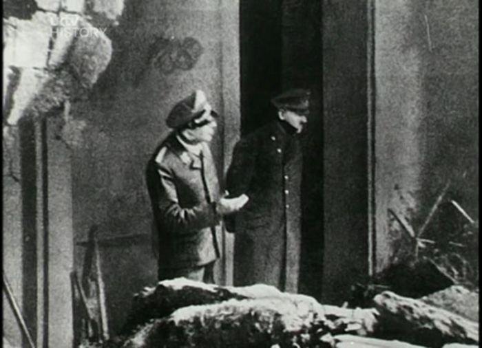 ULTIMA fotografie în care apare Adolf Hitler înainte de a muri. Detaliile sunt impresionante