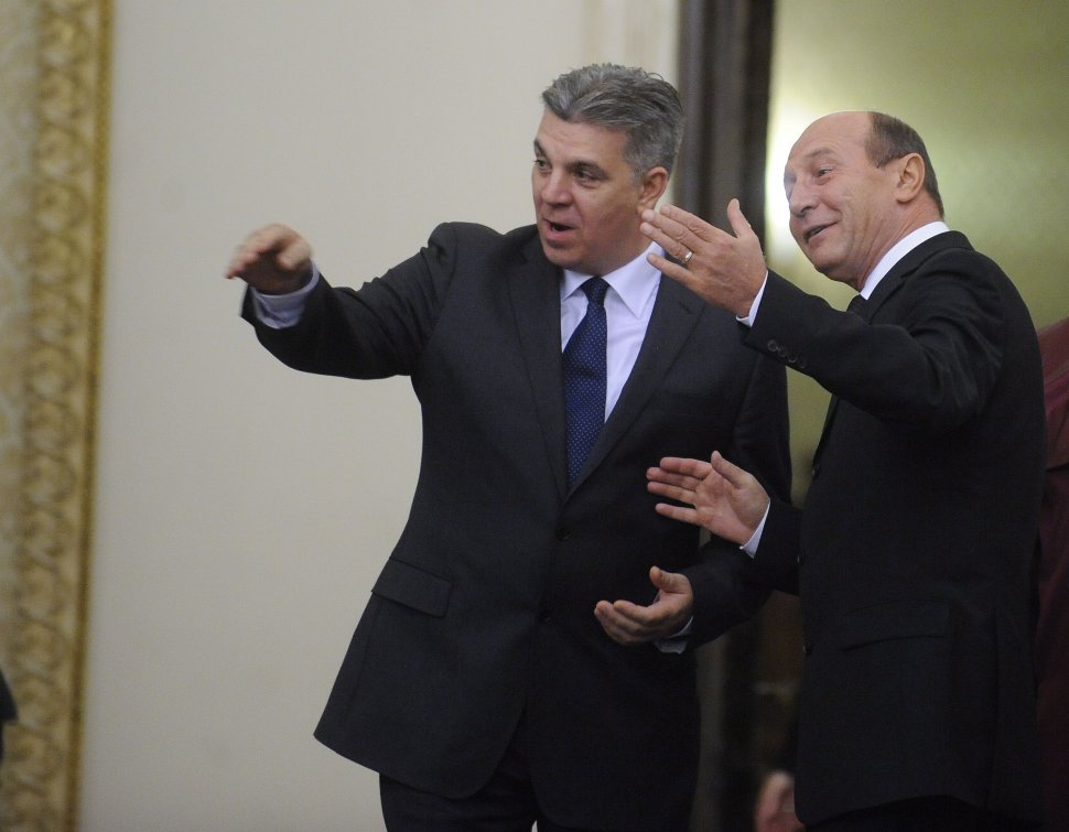 Zgonea îi răspunde lui Băsescu: Resping orice încercare de influenţare a votului deputaţilor