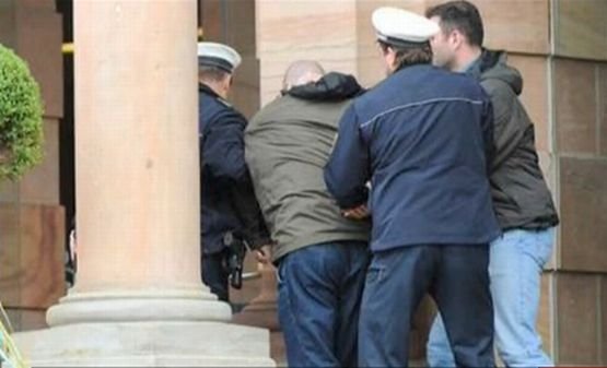 Agresorul diplomatului român bătut sub ochii studenţilor a fost trimis în judecată
