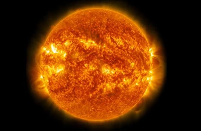 NASA a publicat imagini spectaculoase surprinse în timpul unei explozii solare