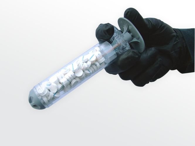 O seringă cu mini-bureţi injectabili ar putea revoluţiona medicina militară. Opreşte sângerarea în aproximativ 15 secunde