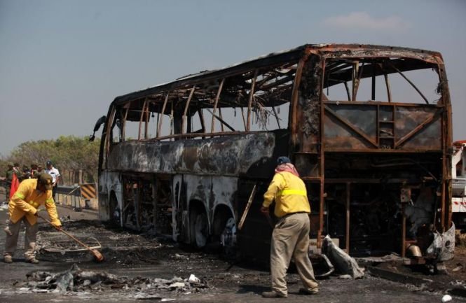 Accident grav în Mexic. Cel puţin 36 de oameni au murit după ce un autobuz a luat foc