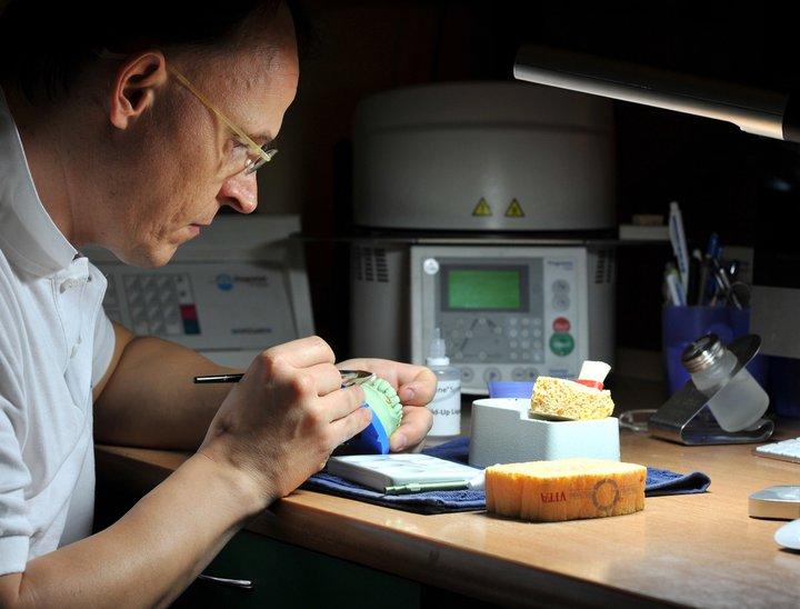 (P) Degu Dentis, Timişoara - numărul 1 în tehnică dentară, prin Regio 255309