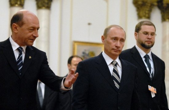 Russia would invade Ukraine only if it got to  &quot;massive bloodshed.&quot; How Basescu comments the situation in Ukraine