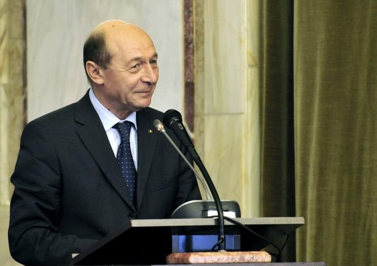 Băsescu continuă să atace membrii comisiei Nana: O haită de parlamentari care pune sub semnul întrebării o afacere privată