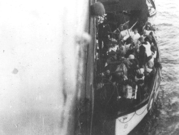 Fotografii extrem de RARE cu Titanicul. Ce s-a întâmplat ÎNAINTE şi DUPĂ "întâlnirea" cu icebergul 256409