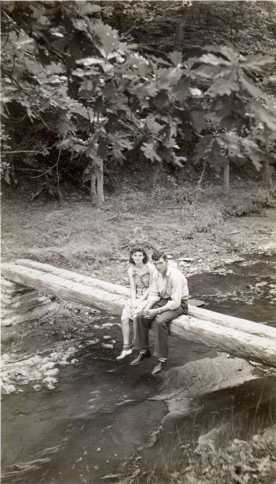 "Nu am văzut alţi oameni care să se iubească mai mult". Ce s-a întâmplat cu aceşti îndrăgostiţi după 70 de ani de CĂSĂTORIE 256497