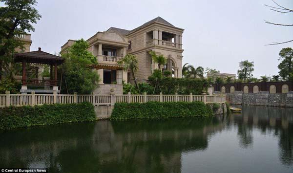 A fost construit pentru bogătaşii lumii, dar acum i se spune "ORAŞUL MORŢILOR". Află aici povestea incredibilă 256812