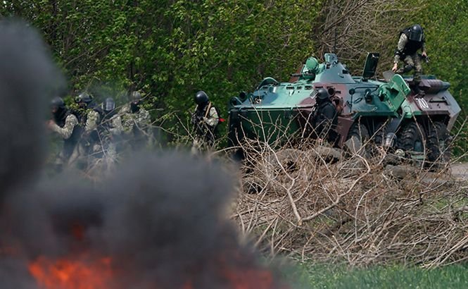 Forţele speciale ucrainene au ucis cinci sepatişti în estul ţării. Ruşii anunţă manevre militare de &quot;descurajare&quot; la graniţă