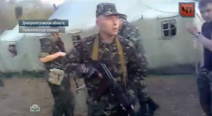 Soldaţii dintr-o unitate militară ucraineană s-au luat la harţă cu superiorii. Au fost trase focuri de armă!