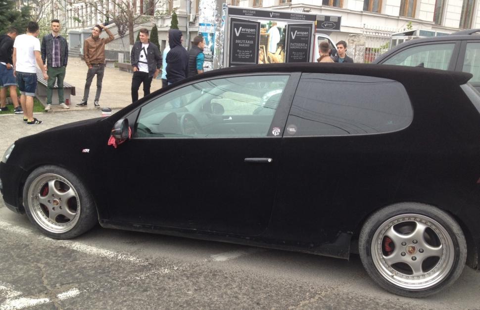 Cum şi-a TUNAT un oltean maşina. "N-ai văzut aşa ceva!" 257006