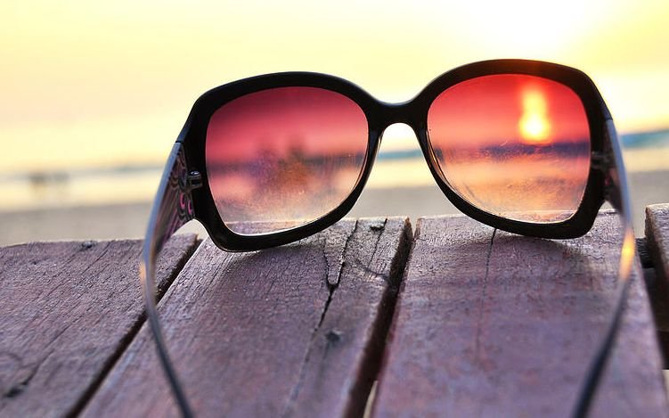 NUMAI DE BINE: Sănătatea din tendinţe - Ochelarii de soare