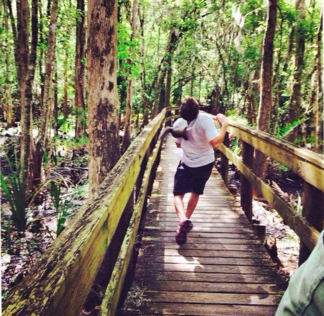 "Credeam că veveriţele sunt prietenoase". Ce a păţit la câteva secunde după ce a făcut poza asta 257379