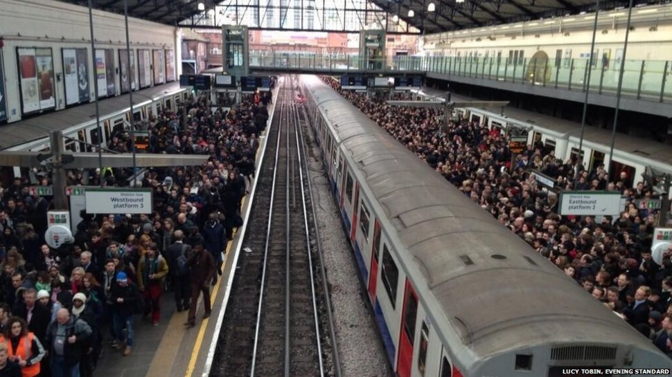 Grevă de 48 de ore la metroul londonez. Mii de oameni, afectaţi de protest