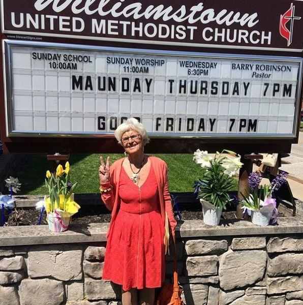 Are 86 de ani, dar e mai tare decât mulţi adolescenţi. Ce poze postează pe net bunica 257556