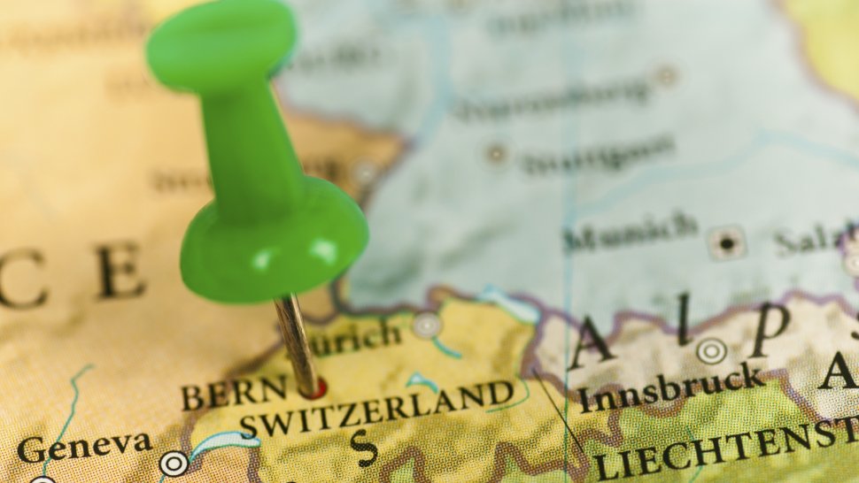 Elveţia a anulat restricţiile pe piaţa muncii pentru 25 de state UE, dar le menţine pentru România
