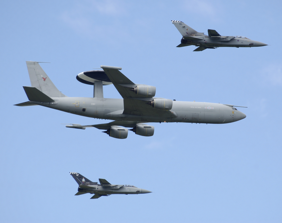 NATO monitorizează mişcările militare ruse cu avioane care survolează România şi Polonia