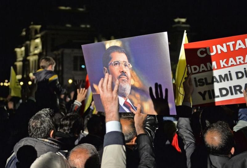 Peste 100 de susţinători ai lui Mohamed Morsi, condamnaţi la închisoare în Egipt