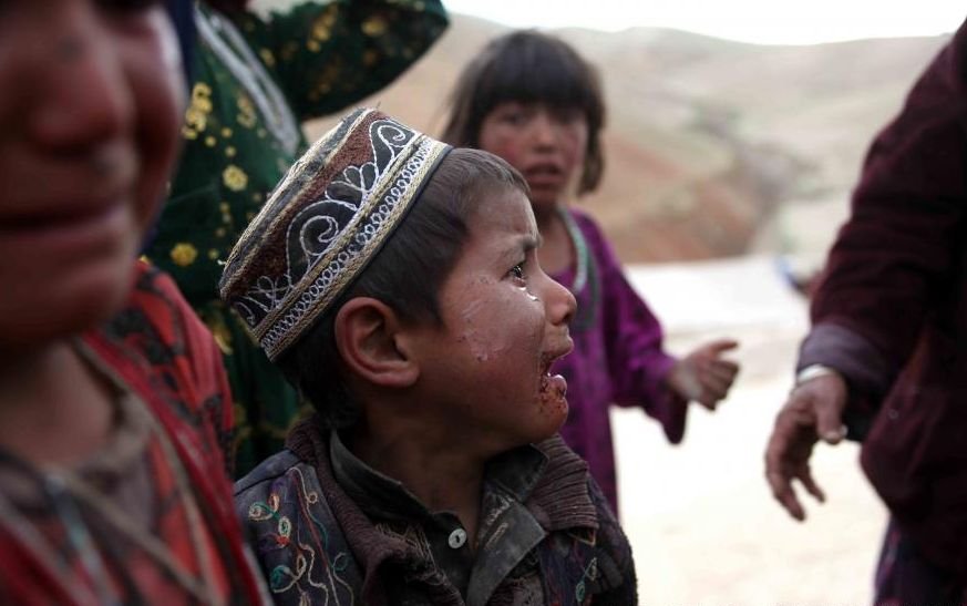Afganistan: Operaţiunea de căutare a celor circa 2.000 de morţi a fost abandonată. Zona, declarată GROAPĂ COMUNĂ