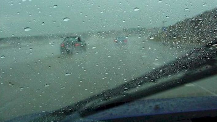 Trafic îngreunat pe autostrada A1, din cauza ploii care reduce vizibilitatea sub 100 de metri 