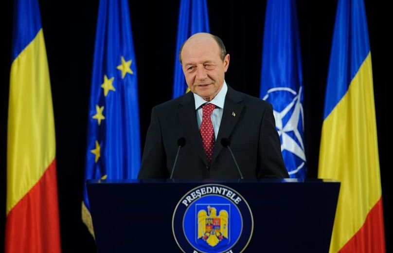 Traian Băsescu, de la Palatul Cotroceni: Votez cu Mişcarea Populară, am dreptul să mă îmbrac cum vreau!