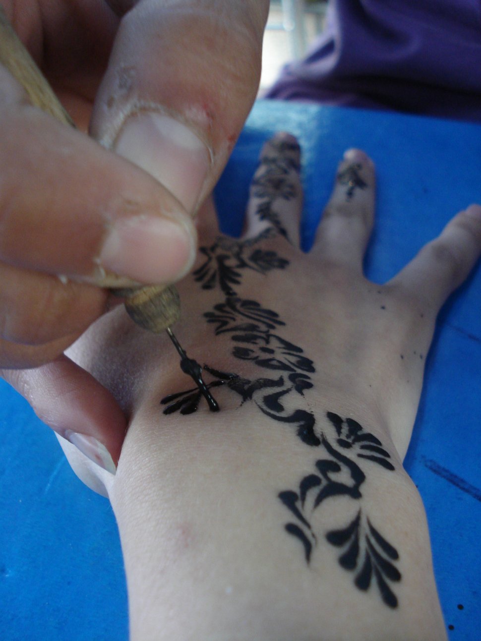 Tatuaje cu henna și magazine cu suveniruri ciudate!