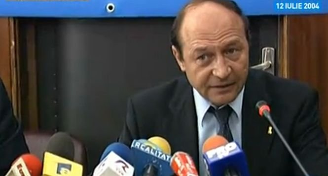 Cum recunoaşte Traian Băsescu că terfeleşte Constituţia