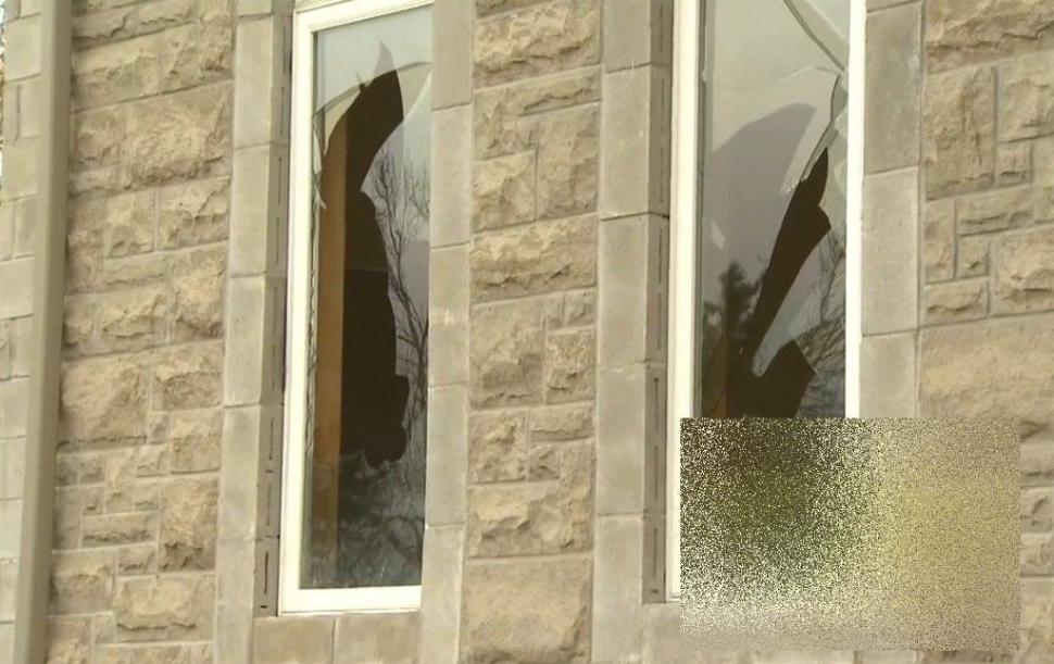 A făcut MAREA greşeală să anunţe pe Facebook că dă petrecere la el acasă. Ce a urmat este greu de imaginat 258292