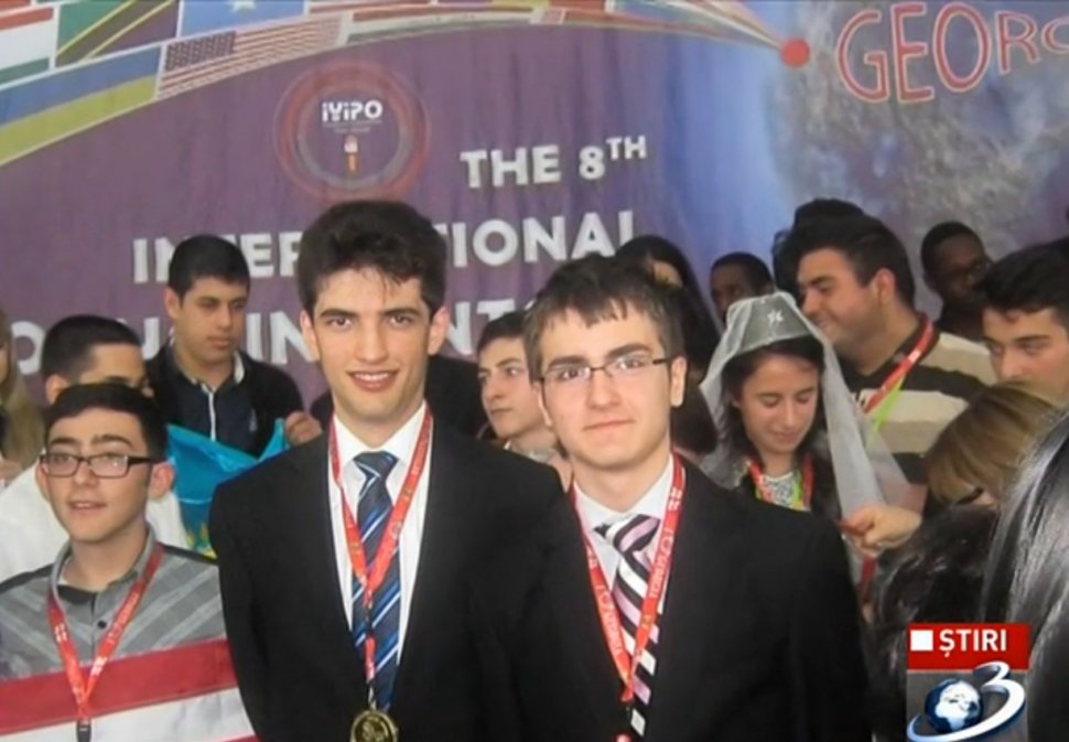 Aur pentru doi bursieri ai Fundaţiei Dan Voiculescu, la Olimpiada Internaţională a Tinerilor de la Tbilisi