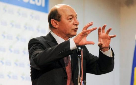 Traian Băsescu îşi iese din pepeni. Preşedintele, enervat de întrebarea unui jurnalist
