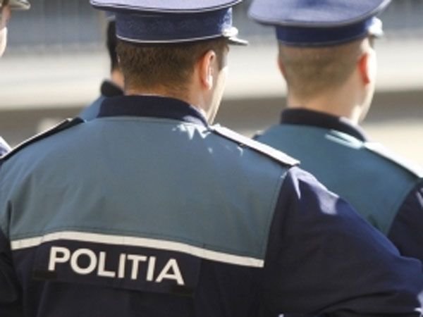 Cum face Poliţia Română economie! Poliţiştii, trimişi după infractori cu autobuzul