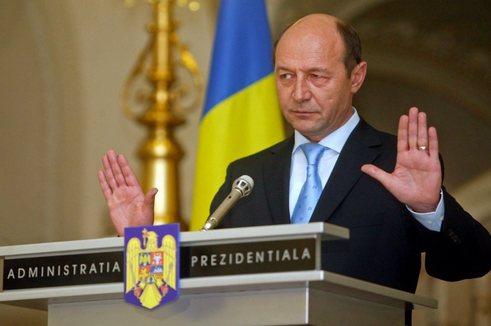 Traian Băsescu poate ameninţa în voie! Parchetul General îi apără imunitatea