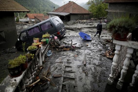 Cele mai GRAVE inundaţii care au lovit Balcanii din ULTIMUL SECOL. Urgia apelor a luat 44 de vieţi