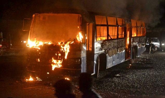 Tragedie în Columbia: Treizeci şi unu de copii au ars de vii într-un autocar care a explodat