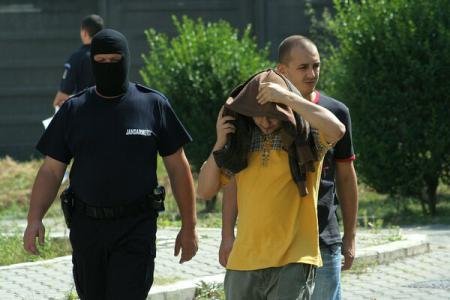 Peste 15 liceeni din Slatina, audiați de polițiști într-un dosar de trafic de droguri 