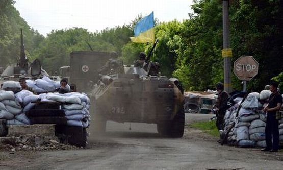 Cel puţin nouă militari ucraineni au fost ucişi în atacuri comise de separatişti proruşi