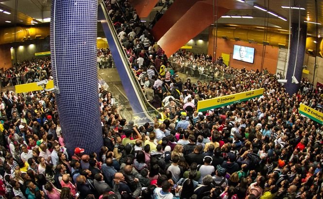 GREVĂ la suprafaţă, HAOS în subteran. Zeci de mii de oameni s-au călcat în picioare la metroul din Sao Paolo