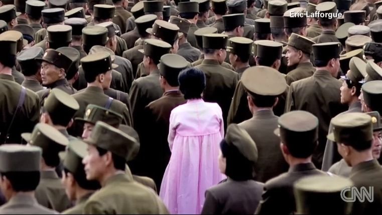 Imaginile INTERZISE de Coreea de Nord. &quot;Armata m-a pus să ŞTERG aceste fotografii, dar am reuşit să îi păcălesc&quot;