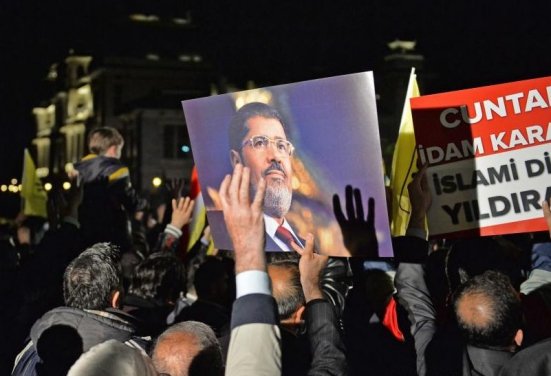 Peste 50 de simpatizanţi ai lui Mohamed Morsi au fost condamnaţi la închisoare pe viaţă