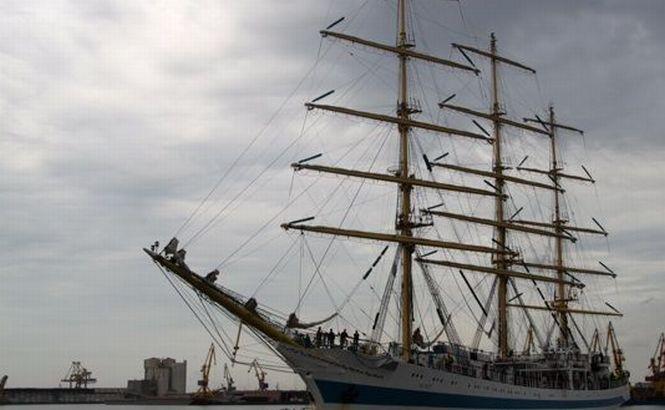 Regata Mării Negre. Cele mai spectaculoase nave cu pânze din lume au ajuns în Portul Constanţa 260521