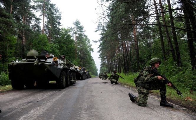 SUA amânâ pe termen nedeterminat exerciţiile militare cu Ucraina