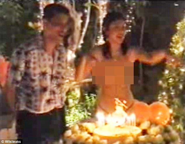 Imagini scandaloase cu una din PRINŢESELE lumii. Fotografiile, publicate de WikiLeaks 260696