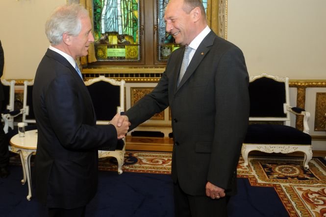 Preşedintele Traian Băsescu s-a întâlnit cu senatorul american Bob Corker