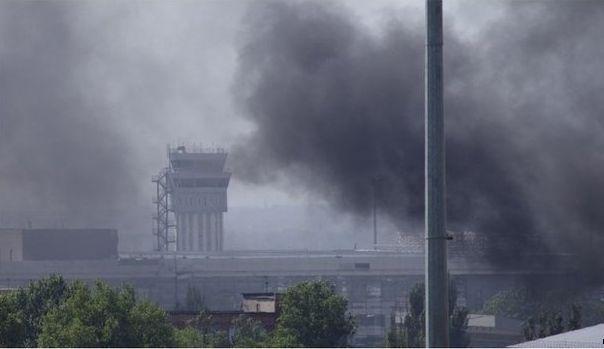 Obuze ale armatei ucrainene au lovit terminalul aeroportului din Doneţk, controlat de separatiştii proruşi