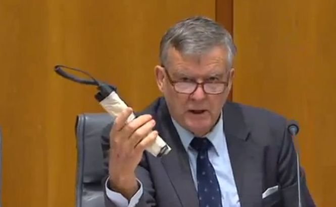 Un senator australian a venit cu o bombă la serviciu. Care a fost motivul gestului extrem