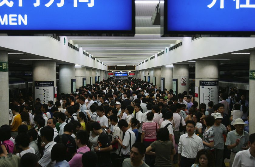 Măsura radicală care a fost luată la metroul din China. Prin ce trec pasagerii înainte de a urca în trenuri