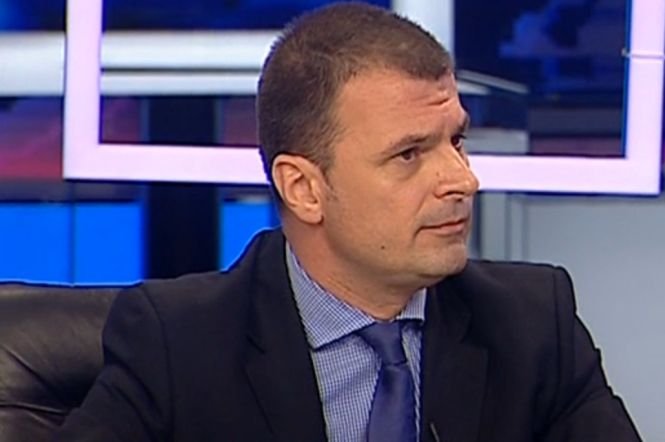 Mircea Roşca a fost suspendat din funcţia de preşedinte al PNL Prahova, după ce a purtat negocieri pentru fuziune cu PDL